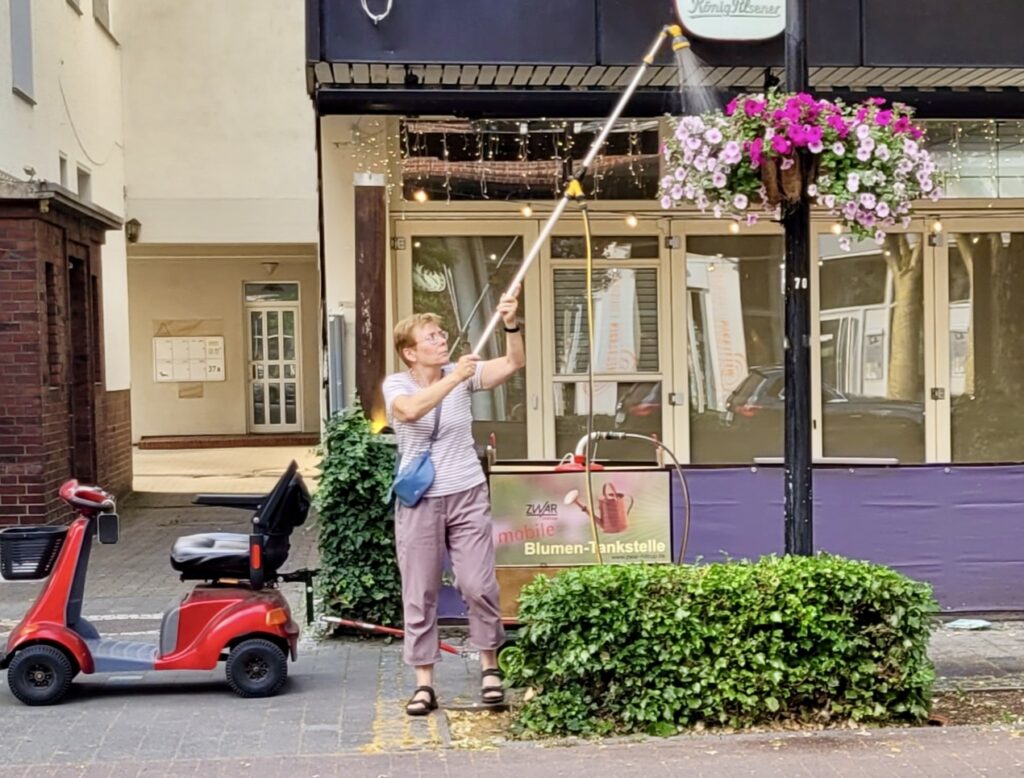 Das Gieß-Mobil in Aktion